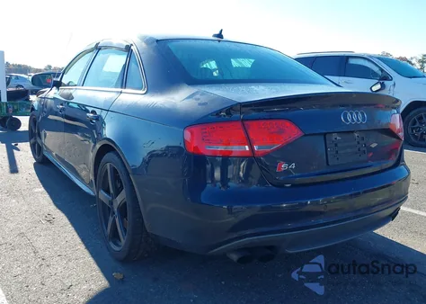 2011 Audi S4 3.0 Premium Plus z USA, uszkodzony, nr VIN WAUMGAFL3BA044220